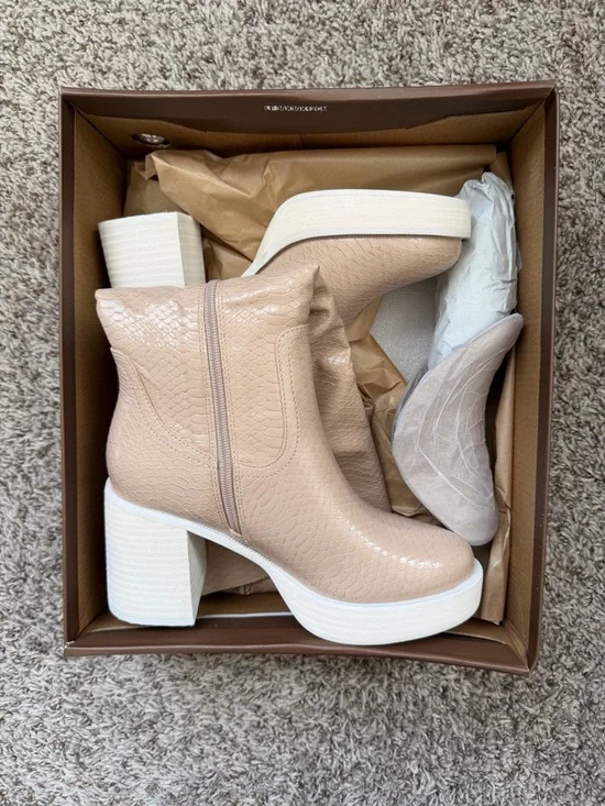 Oasis Society Women’s Beige Platform Knee High Boots - Picture 2 of 8